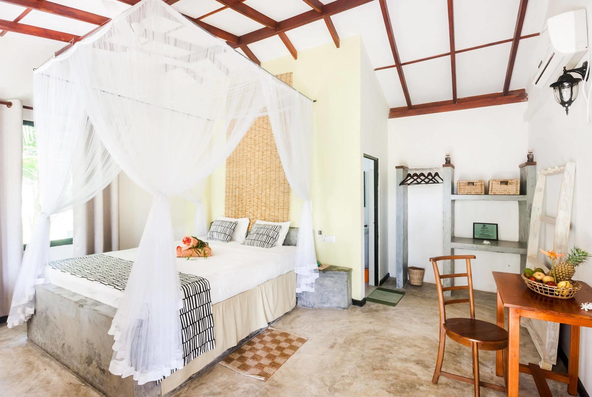 Nature Villa (Adults Only) Unawatuna Bagian luar foto